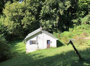 137 High St, La Follette, TN 37766
