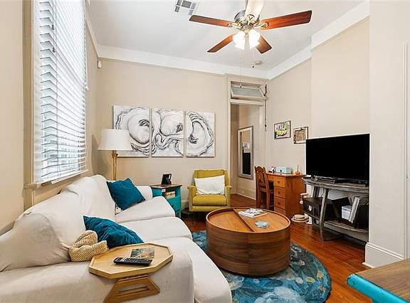 5th image of 1106 Jena St