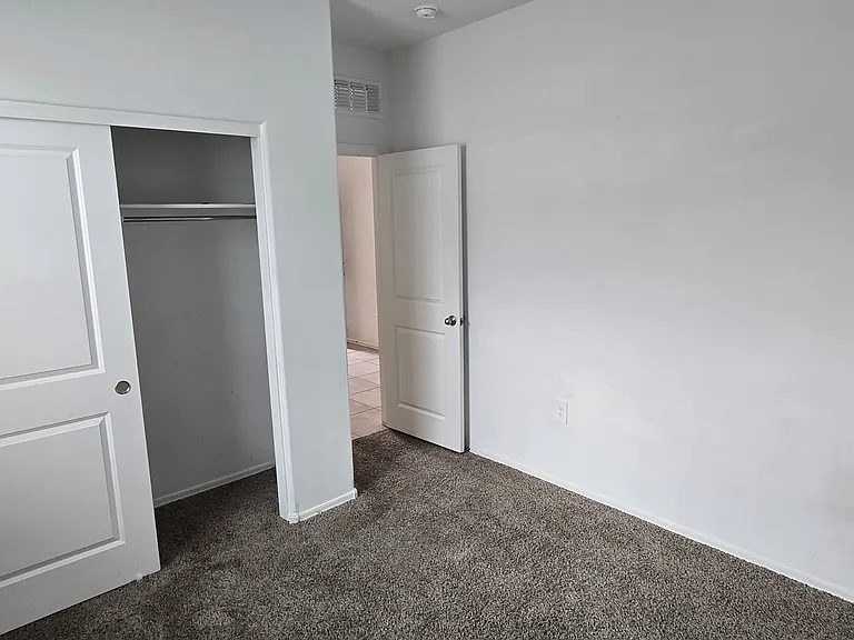 1527 E Lardner Dr — Photo 14