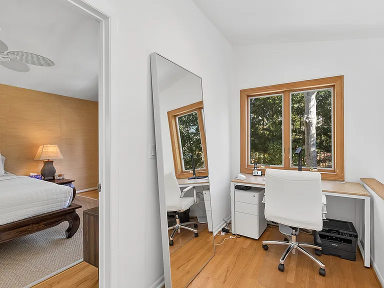 27 Montauk Ave — Photo 18