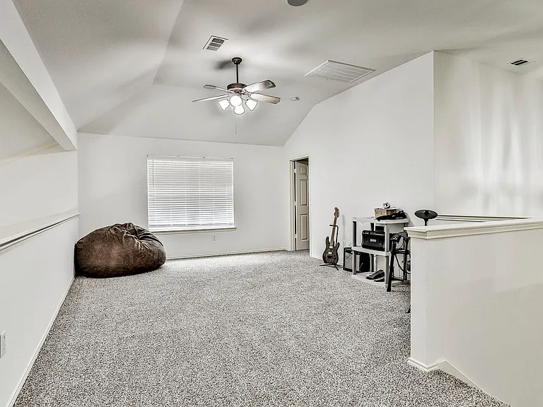 9921 Delamere Dr — Photo 26