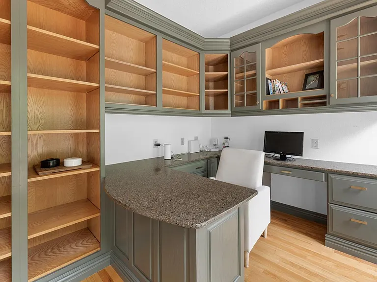 1704 Granada Dr — Photo 23