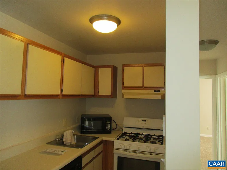820 Runnel Ct #6 — Photo 5