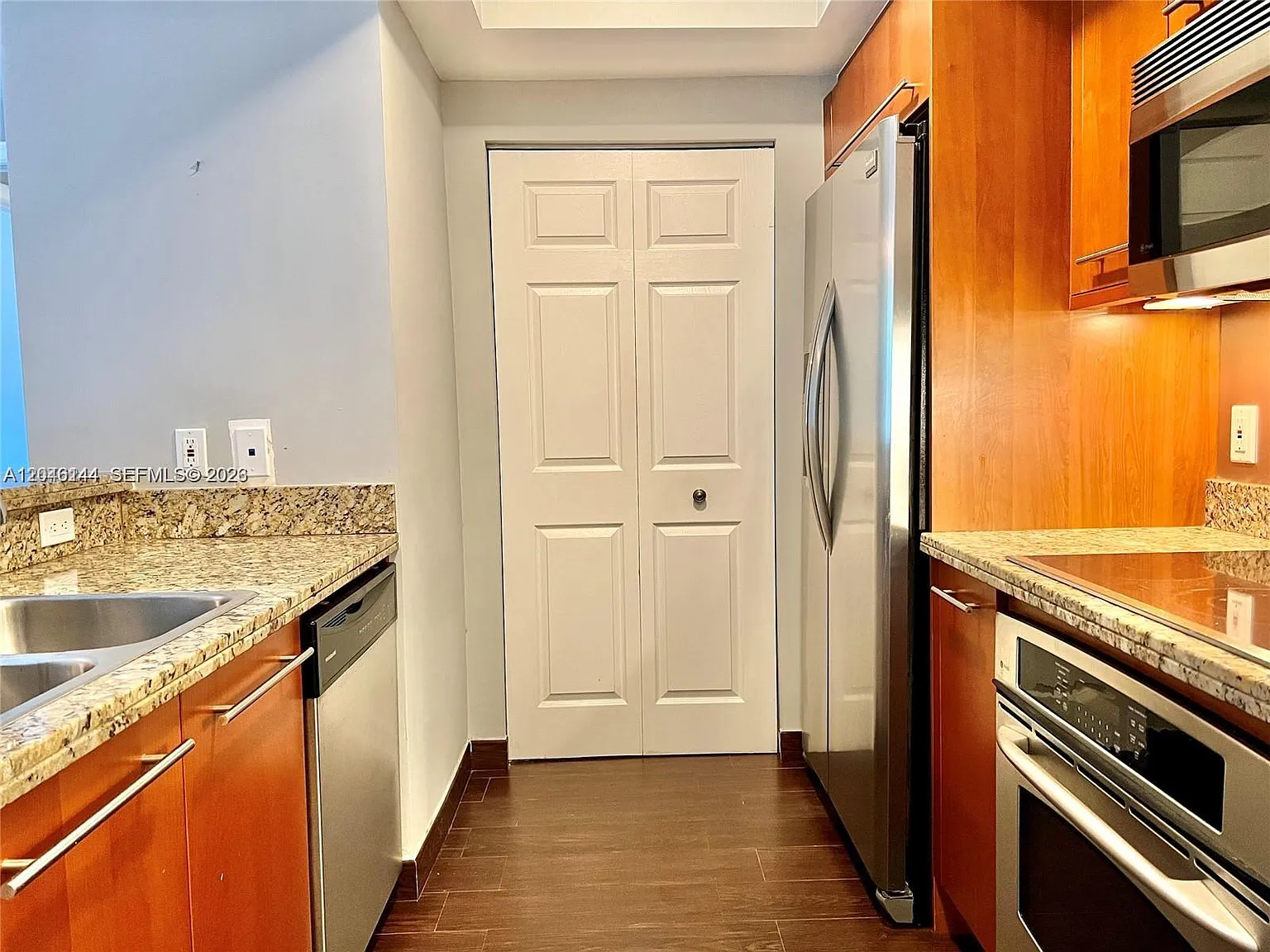 Cosmopolitan Residence — Photo 4