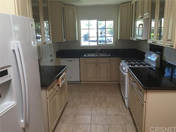 3rd image of 17537 Blythe St