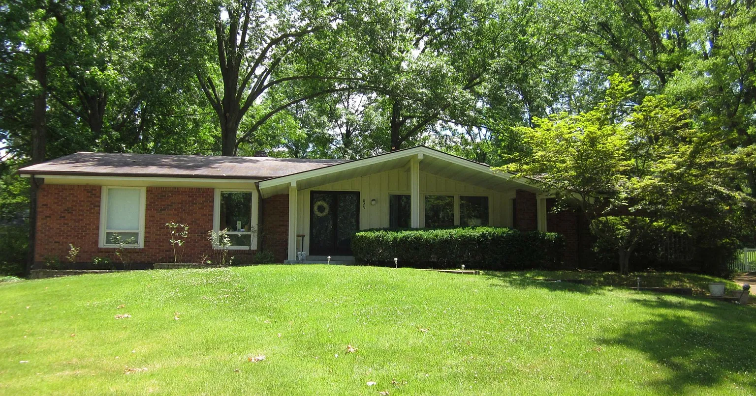 829 Woodruff Dr photo 1