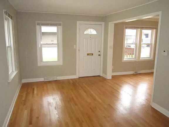 3rd image of 1740 N 33rd Ave