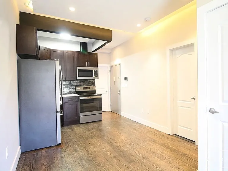 75 Suydam St #1R — Photo 1