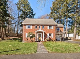 37 Kirkland Cir, Wellesley, MA 02481