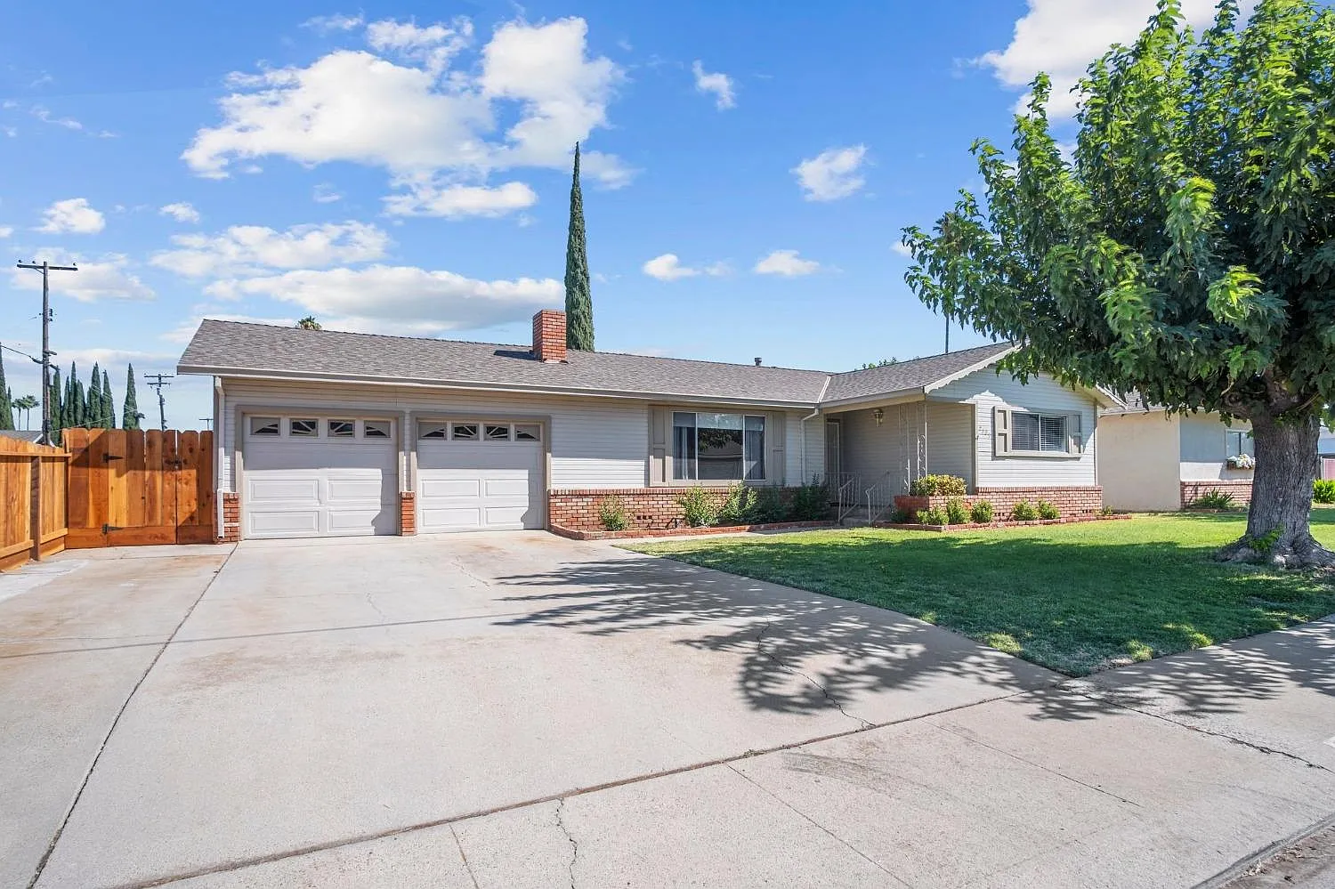 2309 Acorn Ln photo 1
