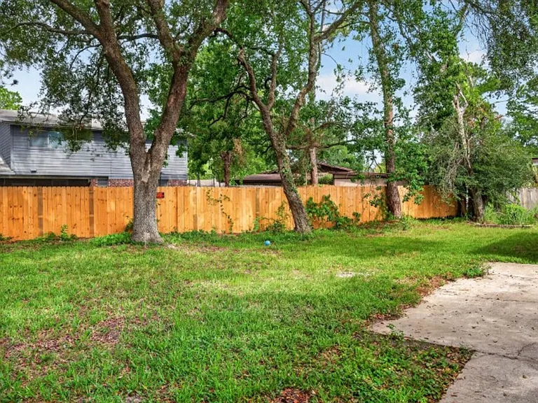 9954 Larkdale Ct — Photo 37