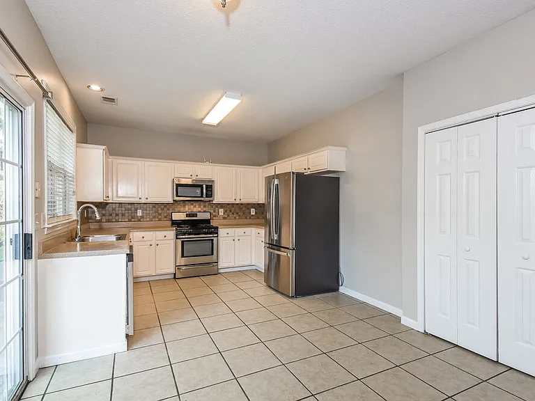 4125 Ridgefair Dr — Photo 7