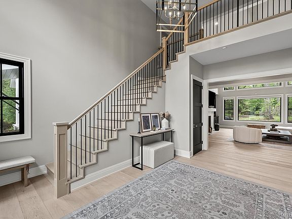 3rd image of 5200 Windingwood Dr