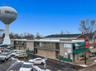 213 S Main St APT 5, Wauconda, IL 60084