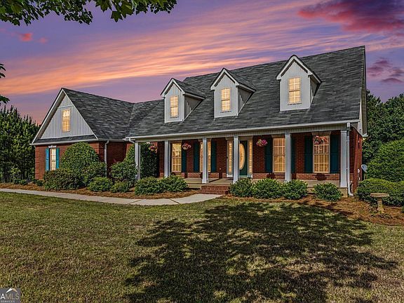 3rd image of 604 Windermere Ct