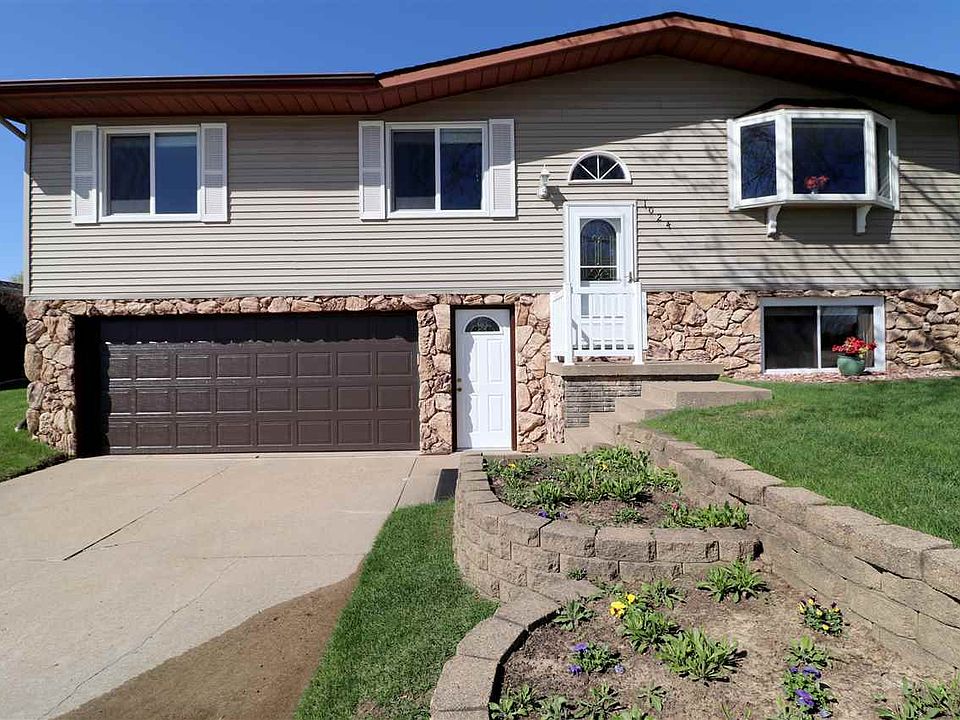1st image of 1024 Patricia Ann Dr