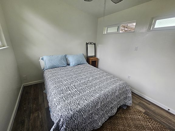 4th image of 15-2048 18th Ave