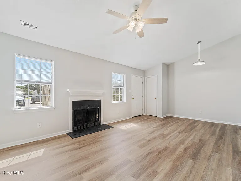 126 Witten Cir #B — Photo 7