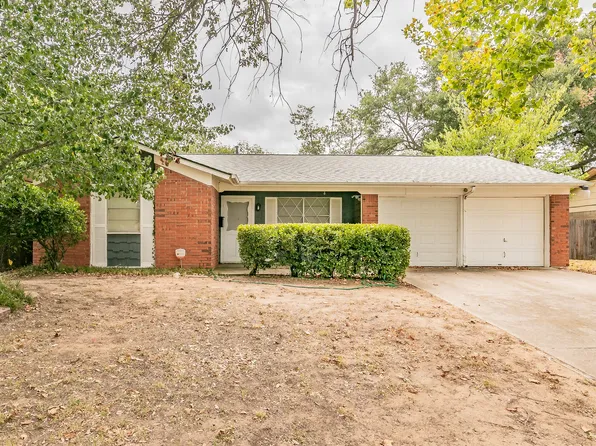 7412 Meadowcrest Dr, Fort Worth, TX 76112