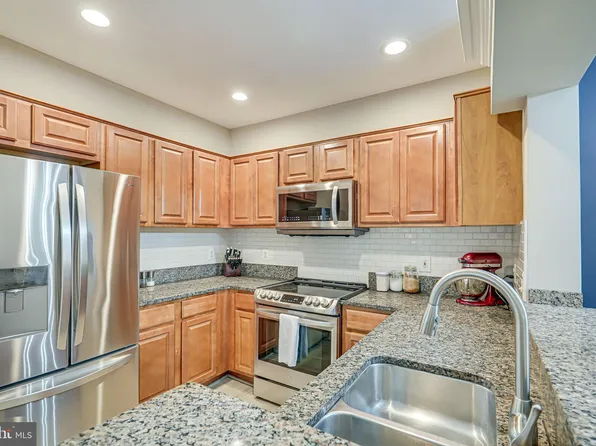 4561 Strutfield Ln APT 3209, Alexandria, VA 22311