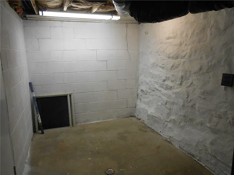 114 Grant St — Photo 29