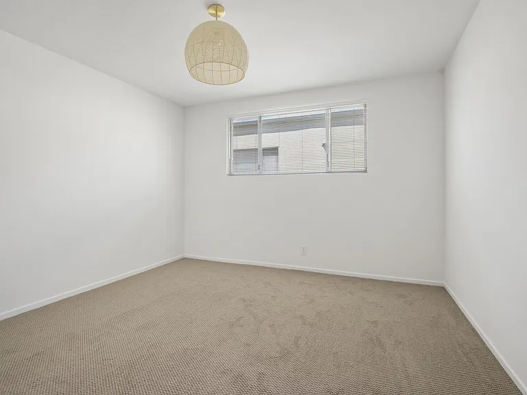 943 6th Street in Santa Monica - North of Wilshire and only 6 blocks to the beach! — Photo 11