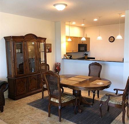5th image of 628 Cleveland St APT 1307