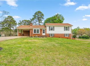 671 Green Meadows Dr, Lexington, NC 27292