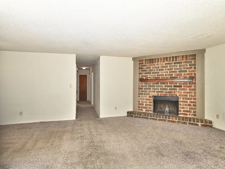 324 W Quantico St — Photo 4