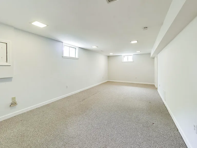 991 Farm Haven Dr — Photo 37