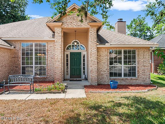 3rd image of 5266 CHESTNUT LAKE Drive