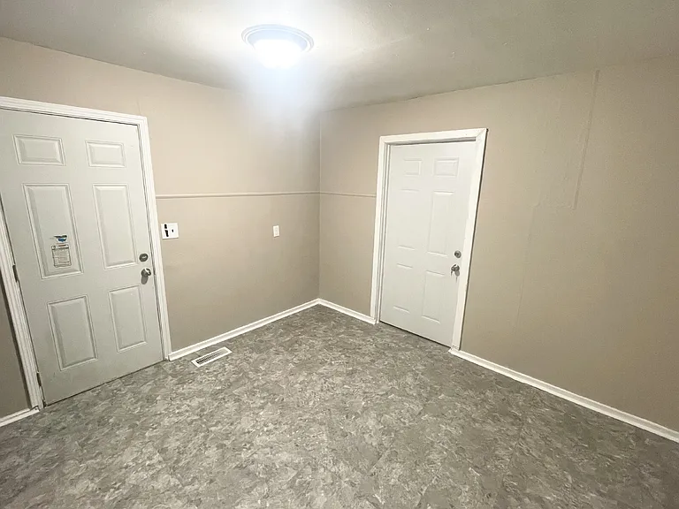 4723 Munter Ln — Photo 4