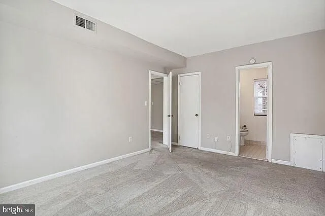 1742 N Rhodes St #5-306 — Photo 11