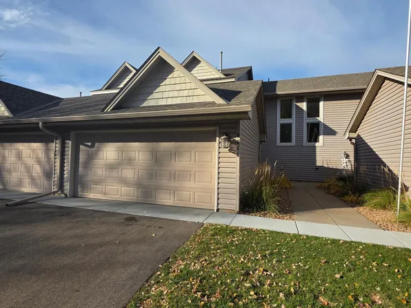 8864 Cottonwood Ln N, Maple Grove, MN 55369