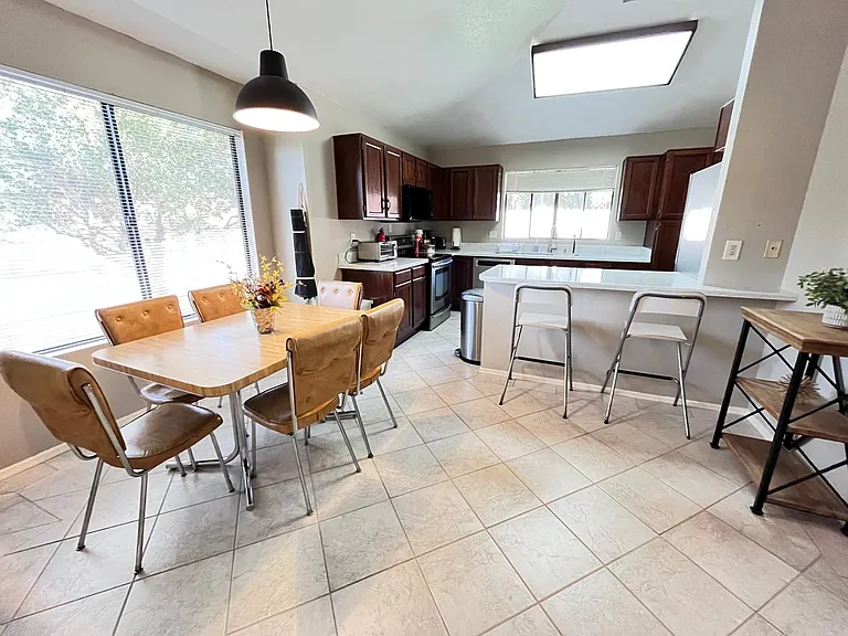 15242 S 37th Pl — Photo 8