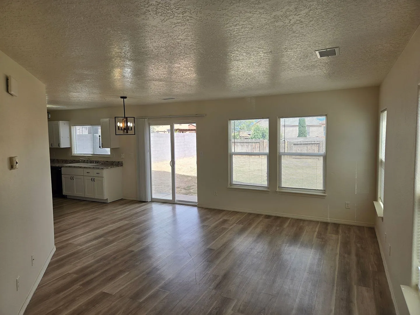 Charming, Southwest two story three bedroom! — Photo 3