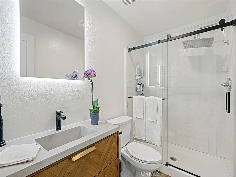 2001 E 21st St #327 — Photo 15