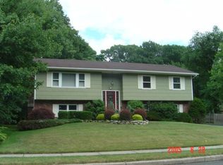 148 Gatto Ln, Pearl River, NY