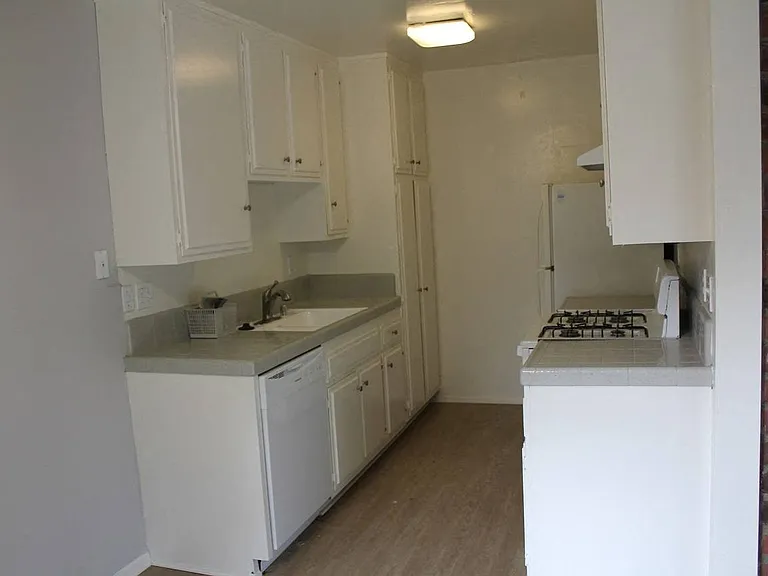 Lido Apartments - 3671 Midvale Ave — Photo 12