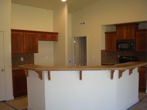 2nd image of 8618 NE 65th Cir