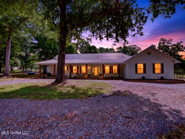 181 Debert Adams Rd, Lucedale, MS 39452