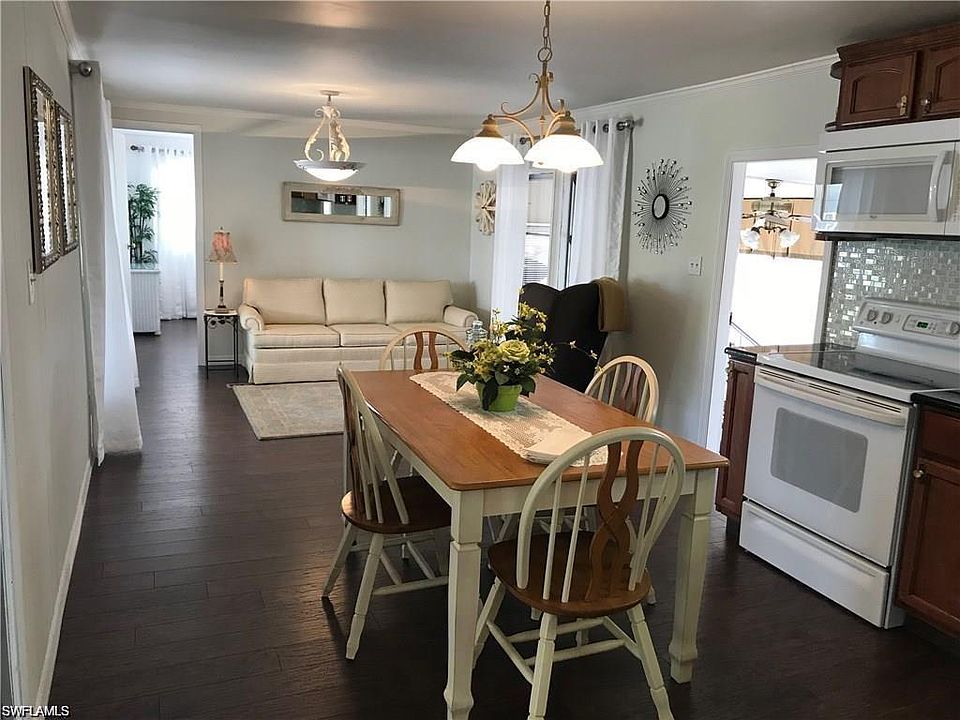 1st image of 27340 Bourbonniere Dr
