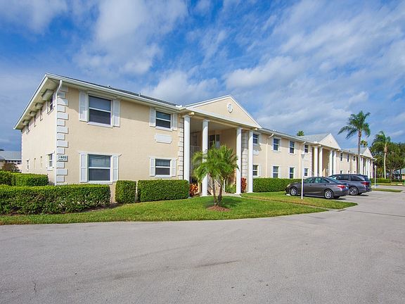 3rd image of 605 W Lake Jasmine Cir APT 106