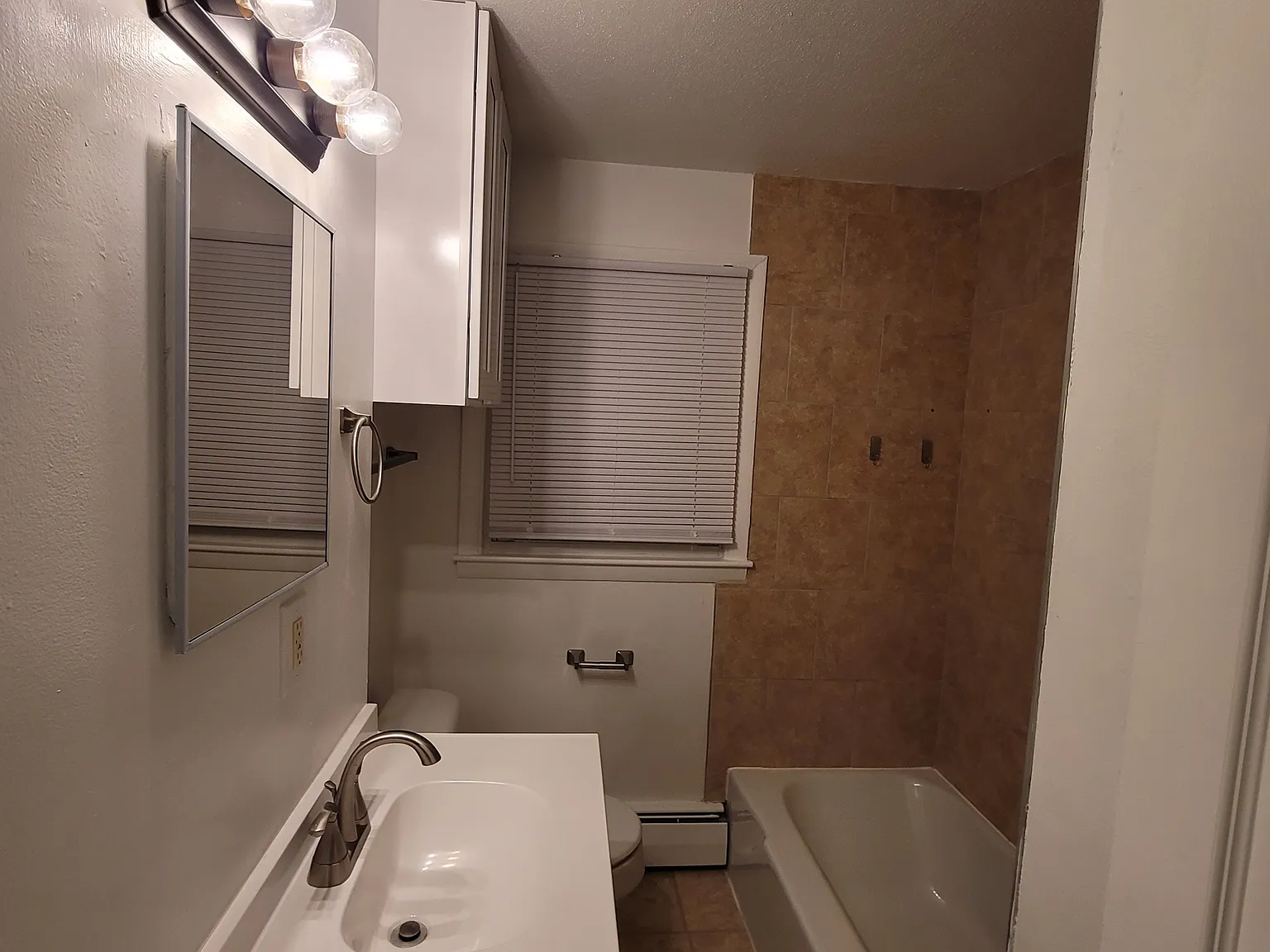 344 Hanover Realty — Photo 2