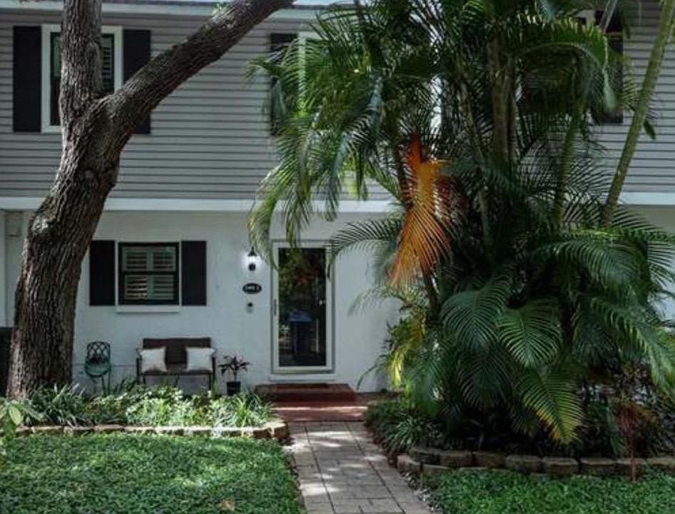 1st image of 5401 Bayshore Blvd APT L