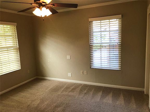 5th image of 2604 Carlton Way