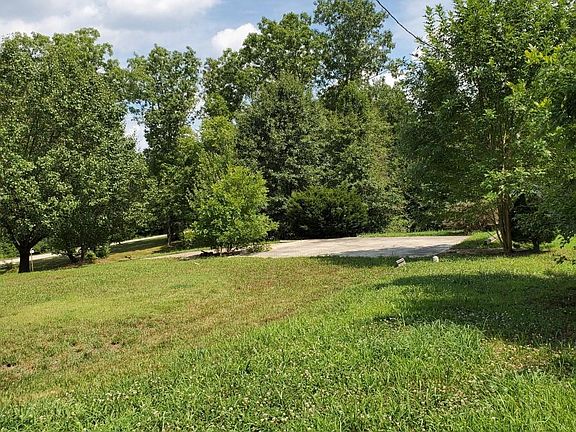 2nd image of 9 Nickelton Ln