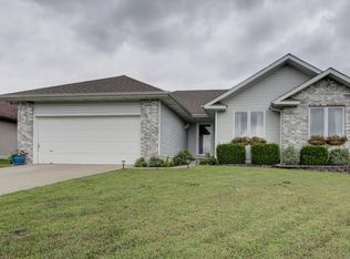 641 W Grayrock Dr, Springfield, MO 65810