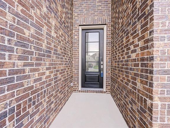 3rd image of 9431 Pelican Cliff Ct