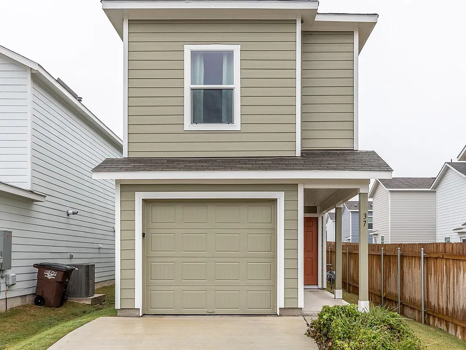 37 Trinity Cir